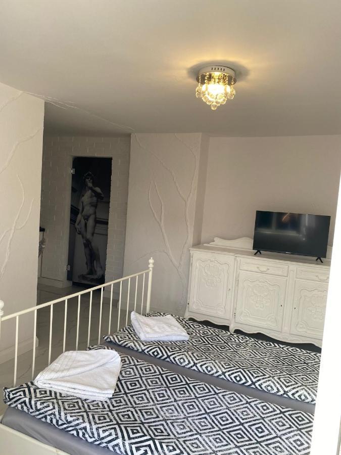 Apartment White